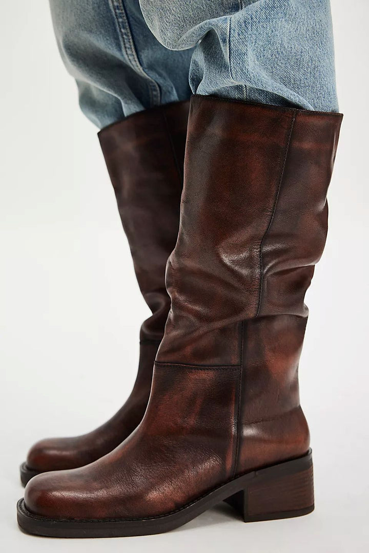 Dana Distressed Pull On Boot