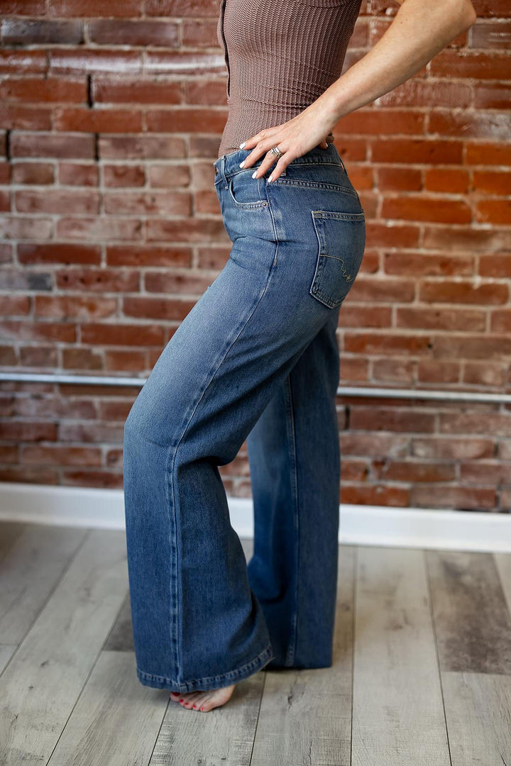 Stride Straight & Wide