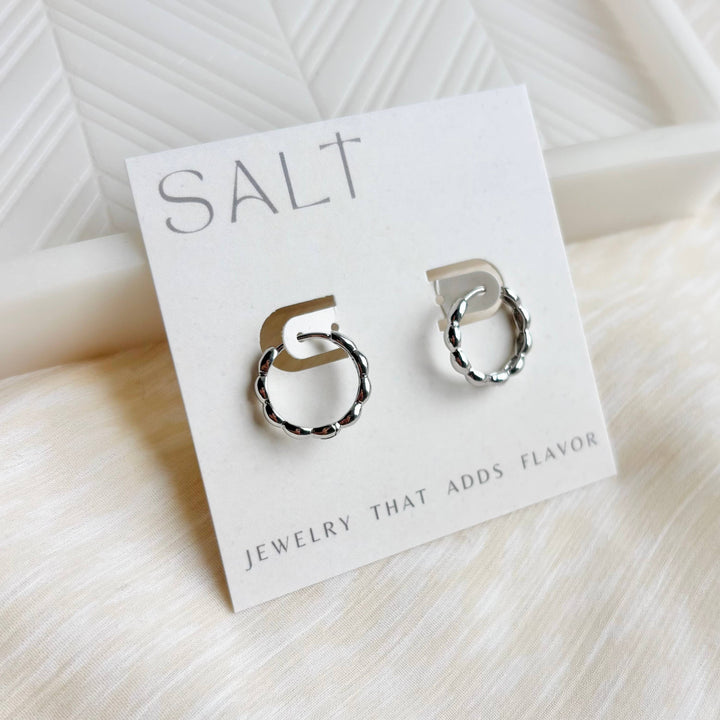 WAVY HOOP EARRINGS | silver rhodium | dainty clasp hoops