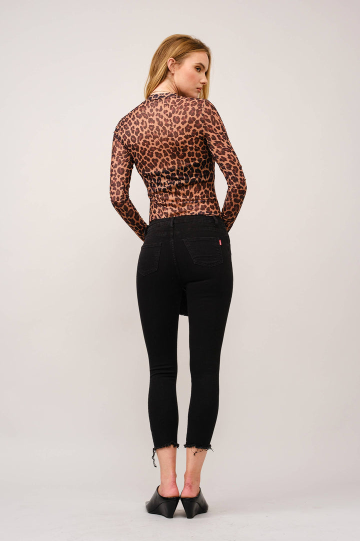 36703T - Leopard Mesh Mock Neck Fitted Top
