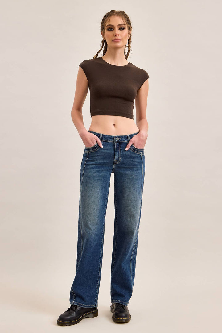 CLASSIC STRAIGHT WITH SIDE SEAM DETAIL