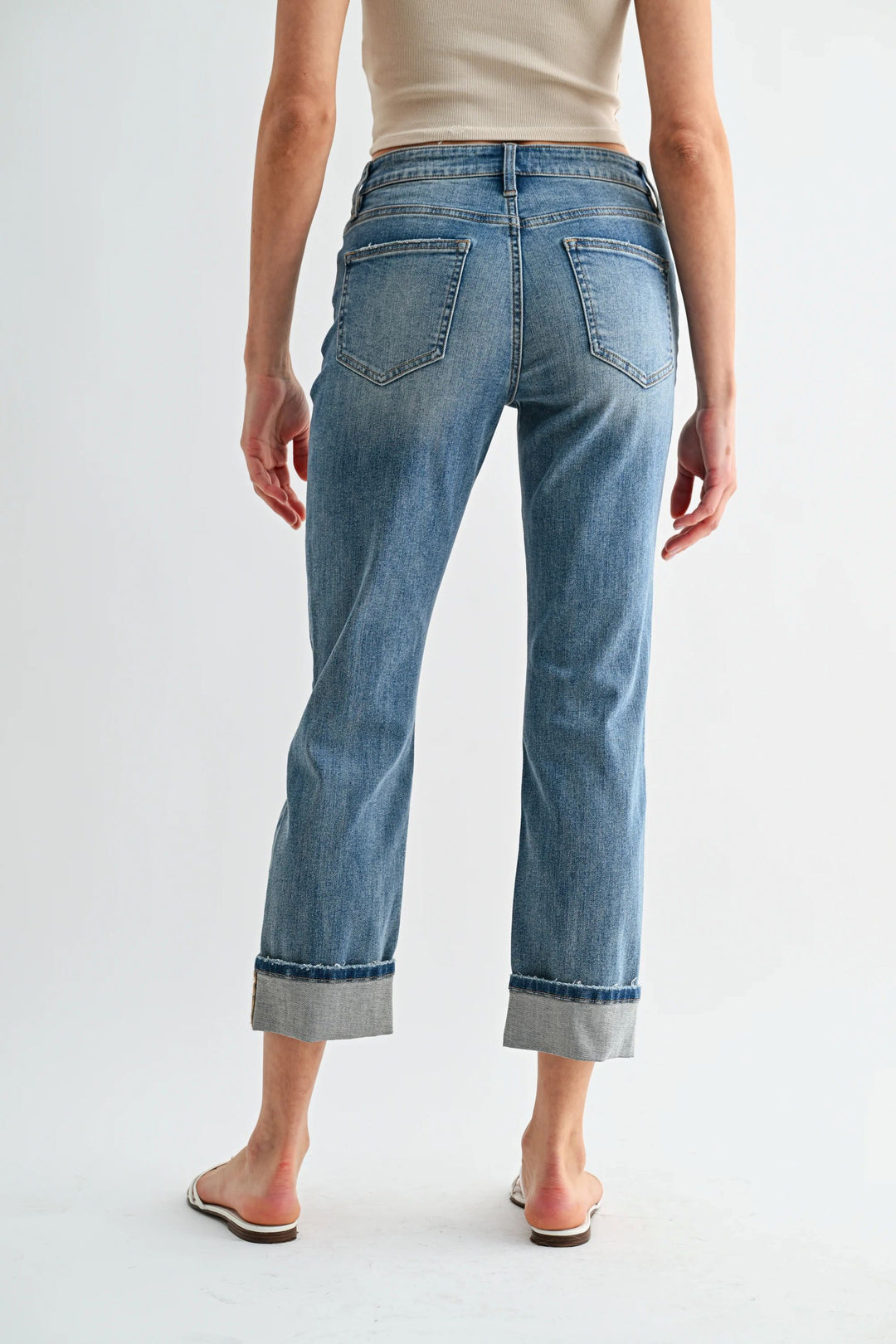 Monica MR Straight Crop