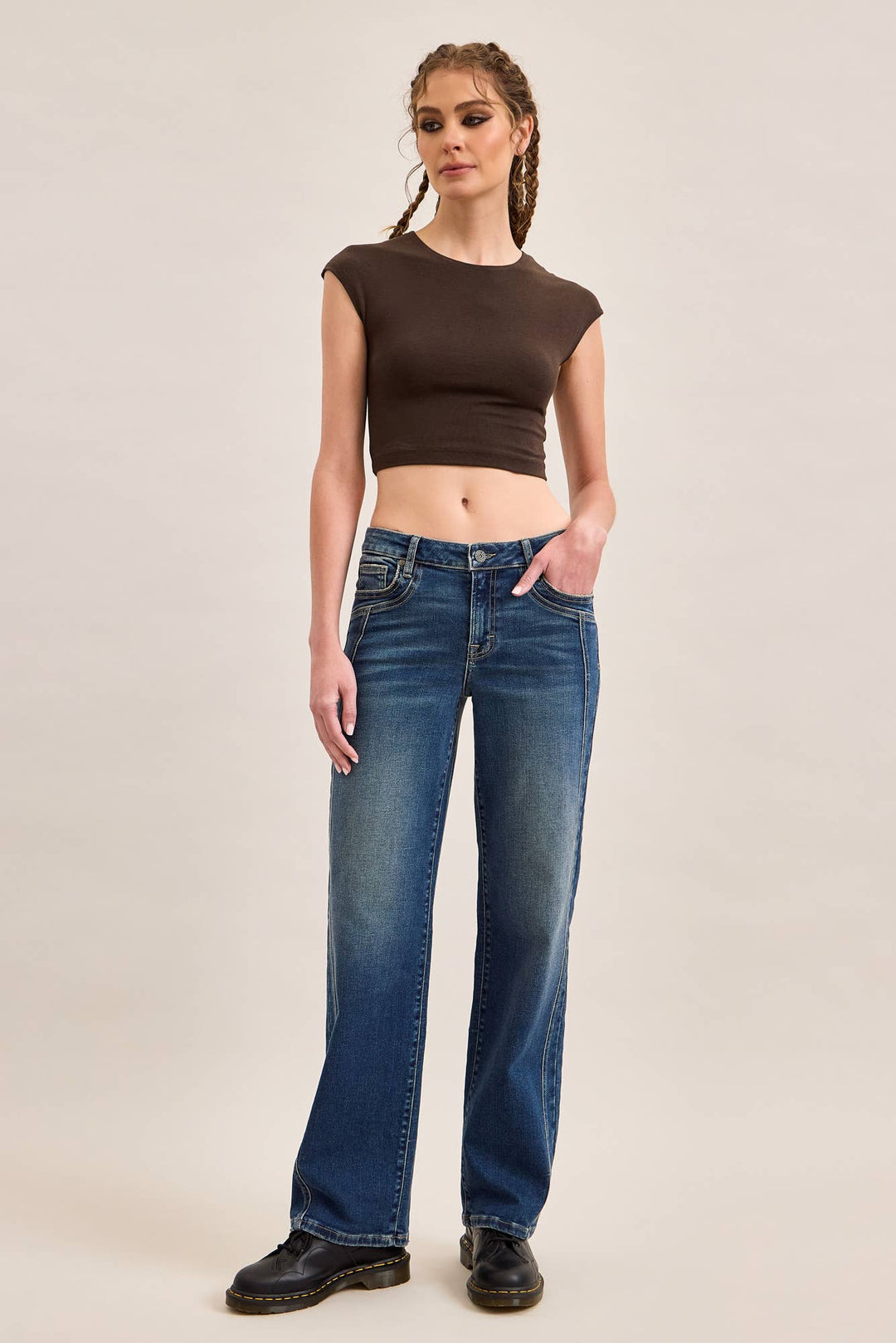 CLASSIC STRAIGHT WITH SIDE SEAM DETAIL