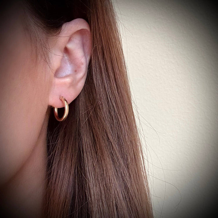 ESSENTIAL HOOPS | 14k gold filled clasp hoops | 14/20 GF