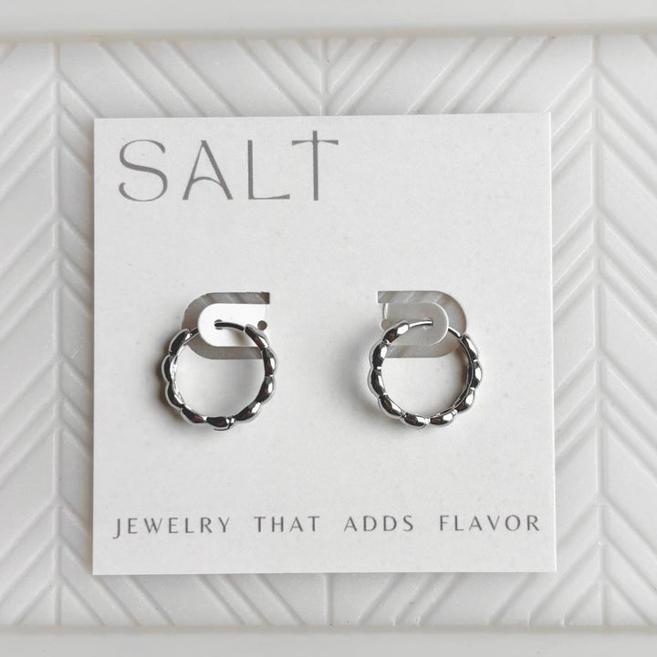 WAVY HOOP EARRINGS | silver rhodium | dainty clasp hoops