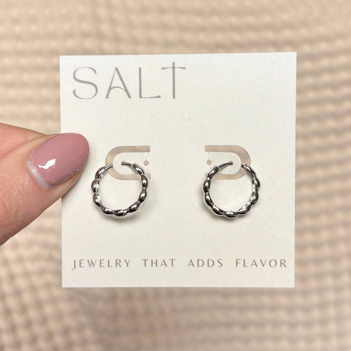 WAVY HOOP EARRINGS | silver rhodium | dainty clasp hoops