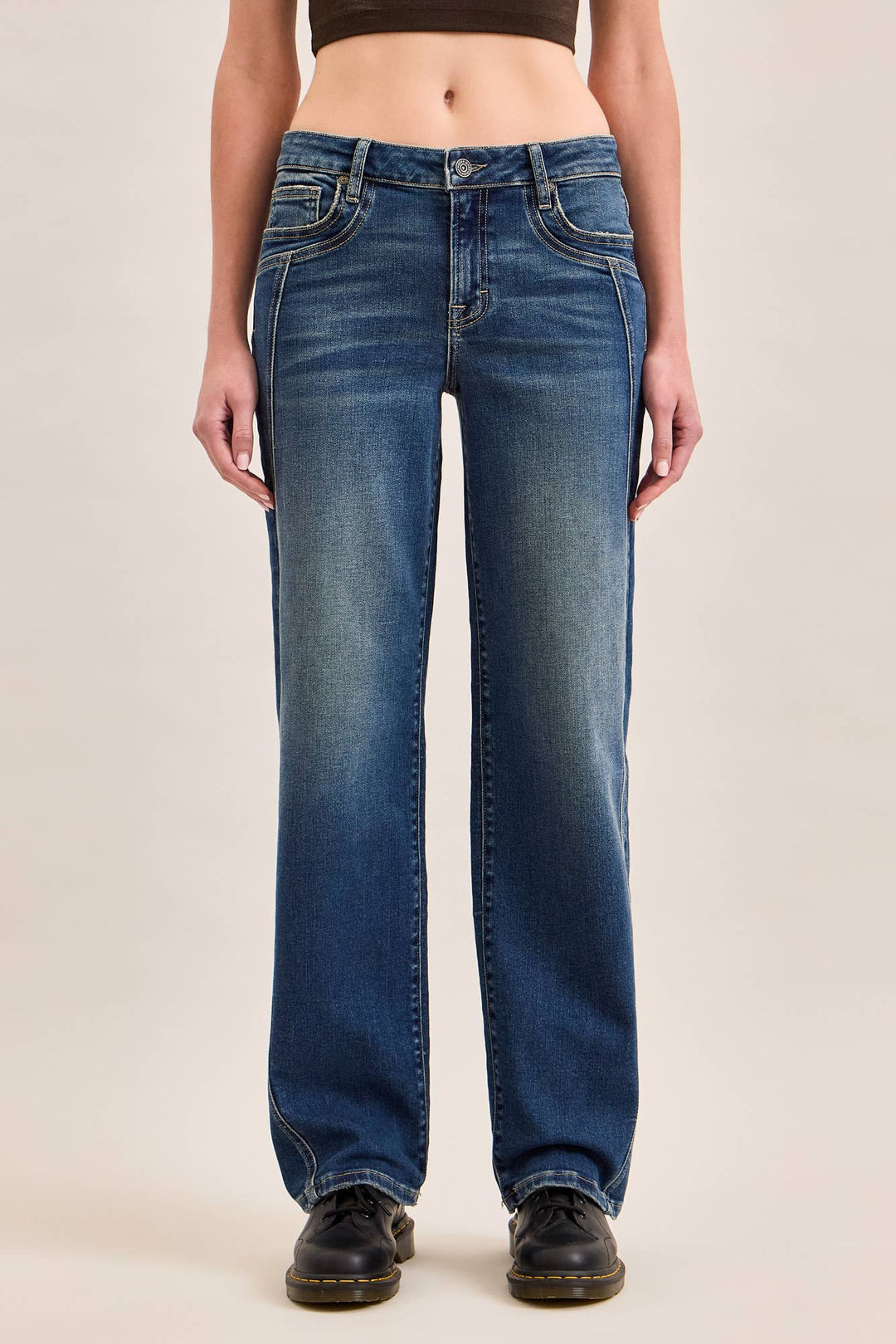 CLASSIC STRAIGHT WITH SIDE SEAM DETAIL