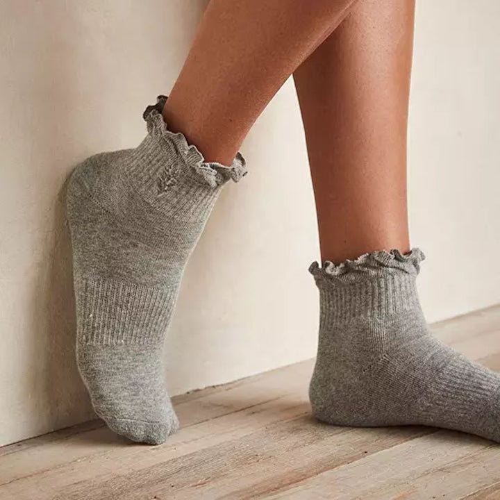 Movement Classic Ruffle Sock